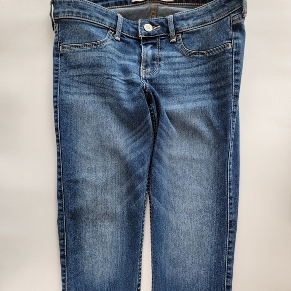 EUC Hollister Straight Leg Jeans Size 3r (26wx29l) - Picture 8 of 9